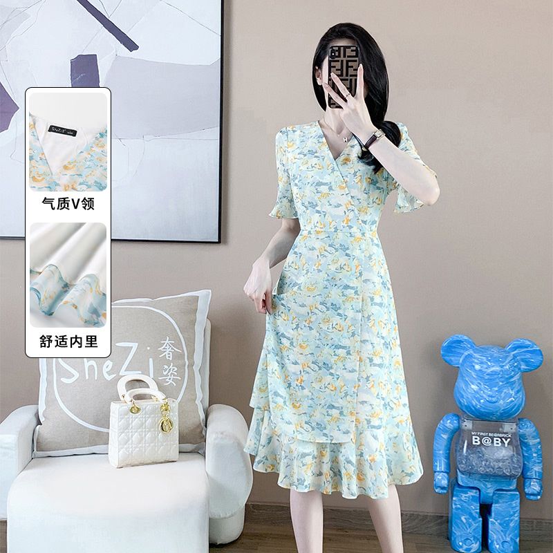 奢姿2024年夏装新款大码女装V领气质裙子胖妹妹碎花时尚连衣裙