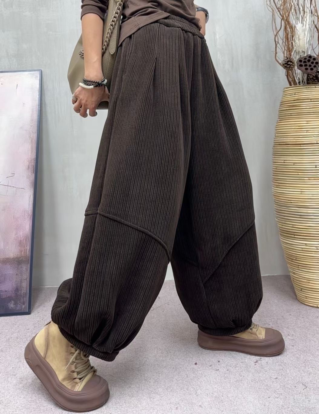 加厚松紧腰纯色条绒休闲裤2024秋冬新款洋气保暖加绒灯笼裤爆款