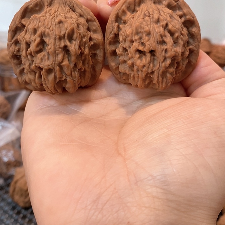 文玩核桃吊坠42红师子