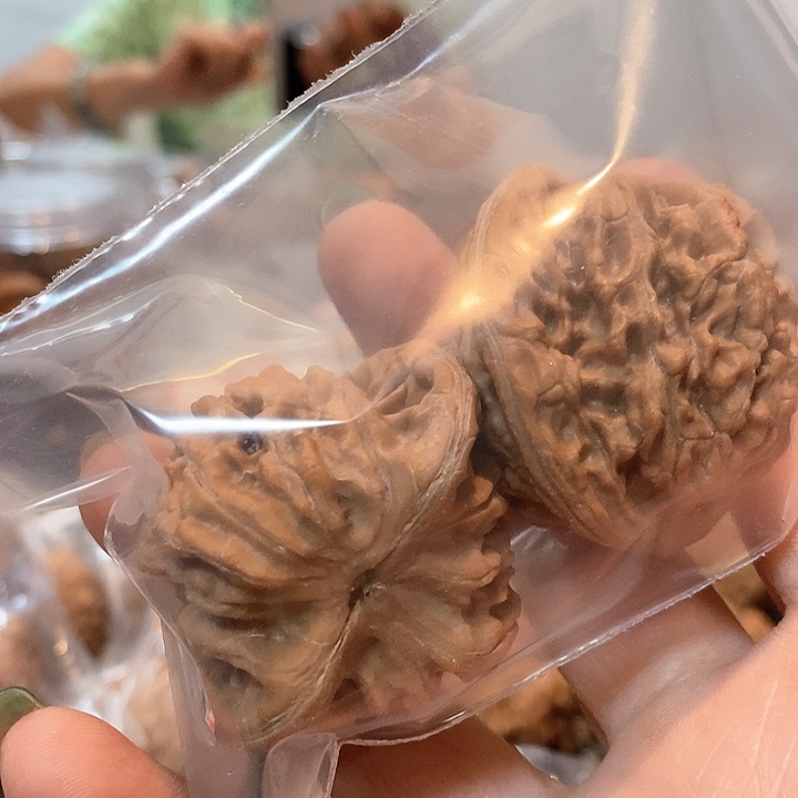 文玩核桃吊坠我***真霞云领