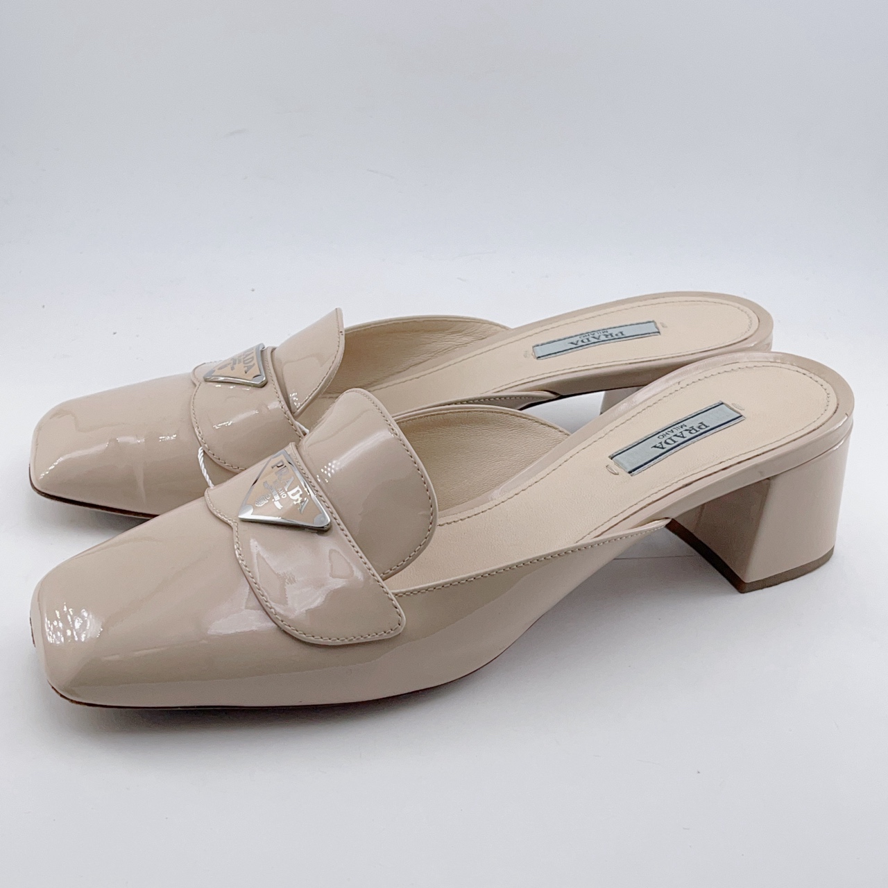 95新 Prada/普拉达 39.5码/裸粉色经典三角标穆勒鞋