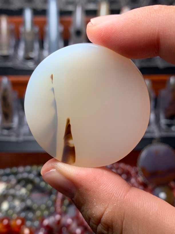 天然玛瑙人物圆牌