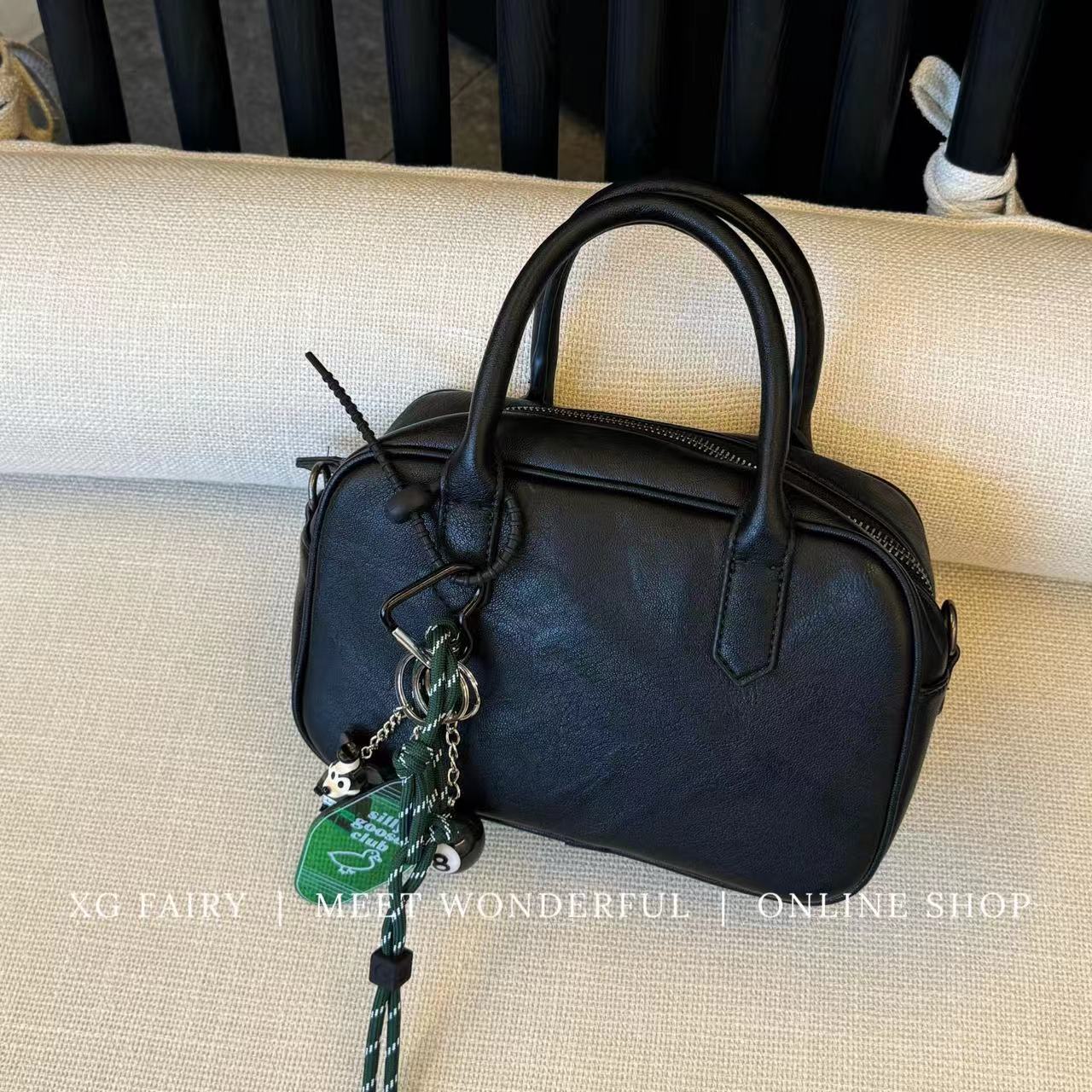 小众韩国简约枕头包牛皮斜挎通勤包单肩手提保龄球宽宽包女