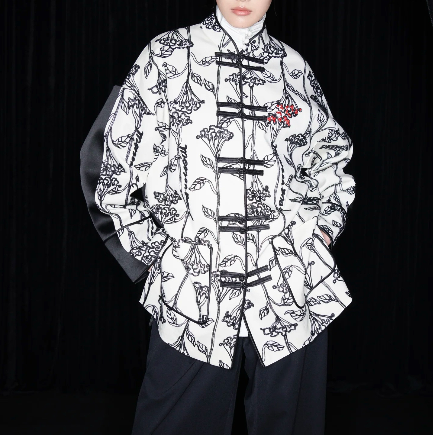 Messential W089点瓷珠外套