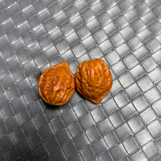 核桃，手捻，尺寸20mm 左右，