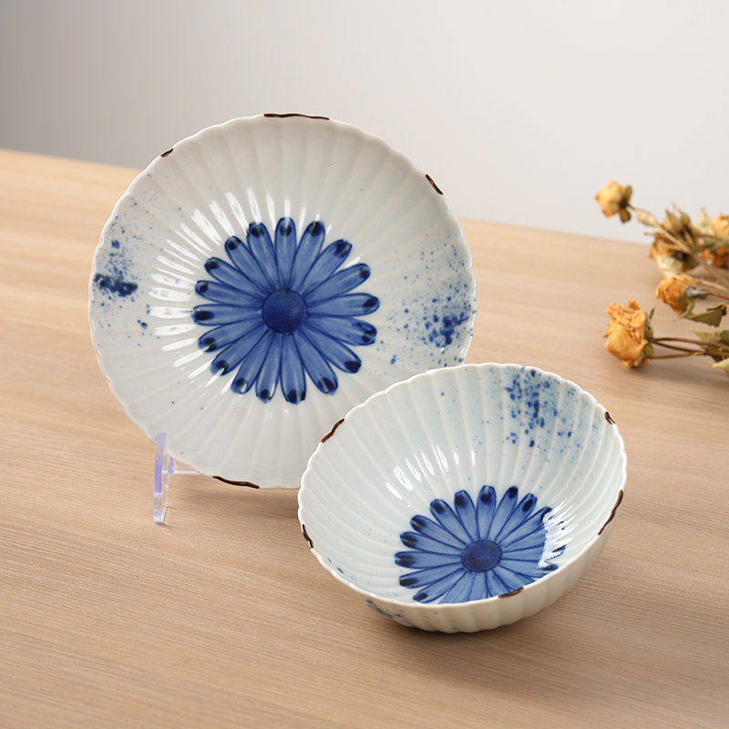 日本原装进口染花絵陶瓷菊割小鉢餐盘日式家用饭碗釉下彩菜盘