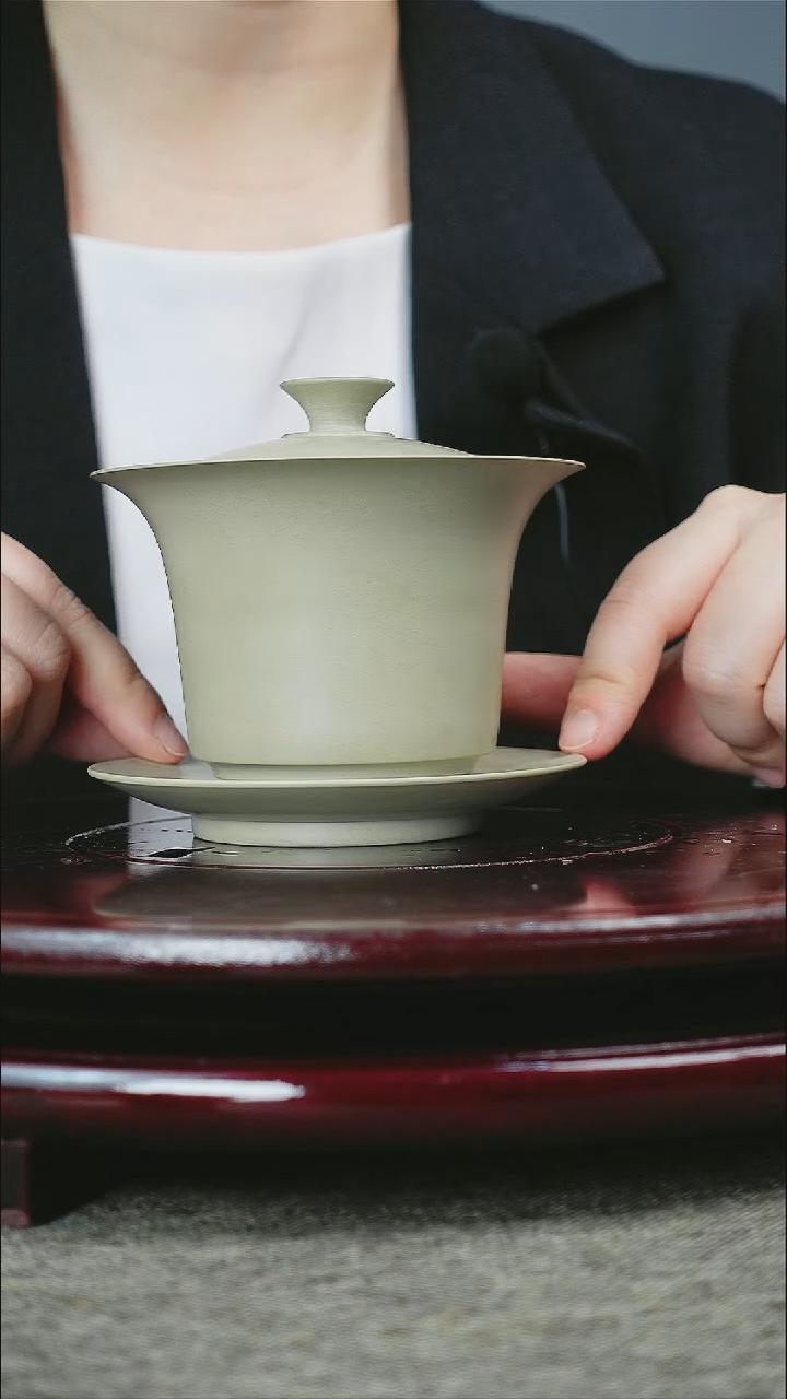 【闪购商品】陶瓷壶2 百克盖碗=不烫手悬停