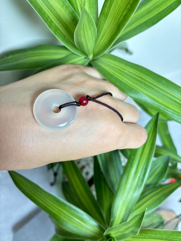 天然玛瑙玉髓平安扣吊坠送绳子