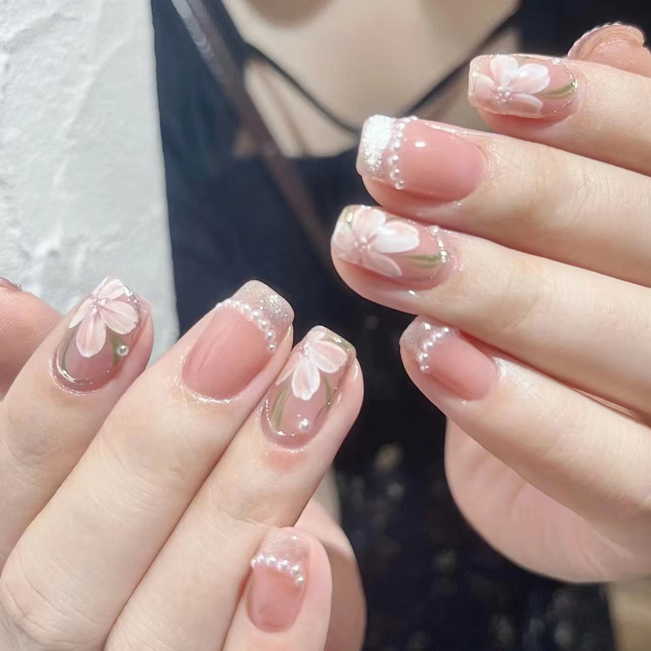 春日桃花实拍纯手工穿戴式甲片手绘美少女猫眼法式甜美气质可拆卸