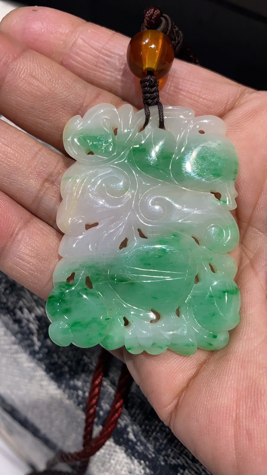 翡翠翡翠牌，厚0.54公分，长5.2公分，宽4.1公分，