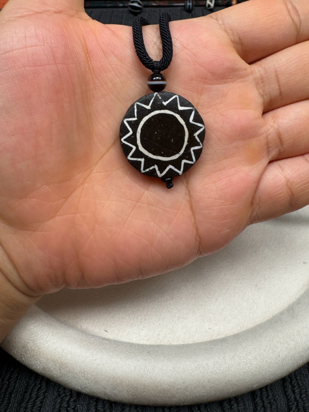 非金属莫桑石吊坠 千岁pyu太阳板.锁骨