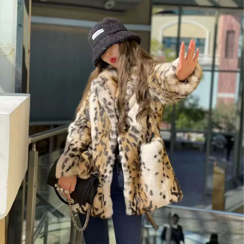 2024冬季新款兔兔豹纹西装领外套大衣保暖时尚秋冬洋气加厚休闲