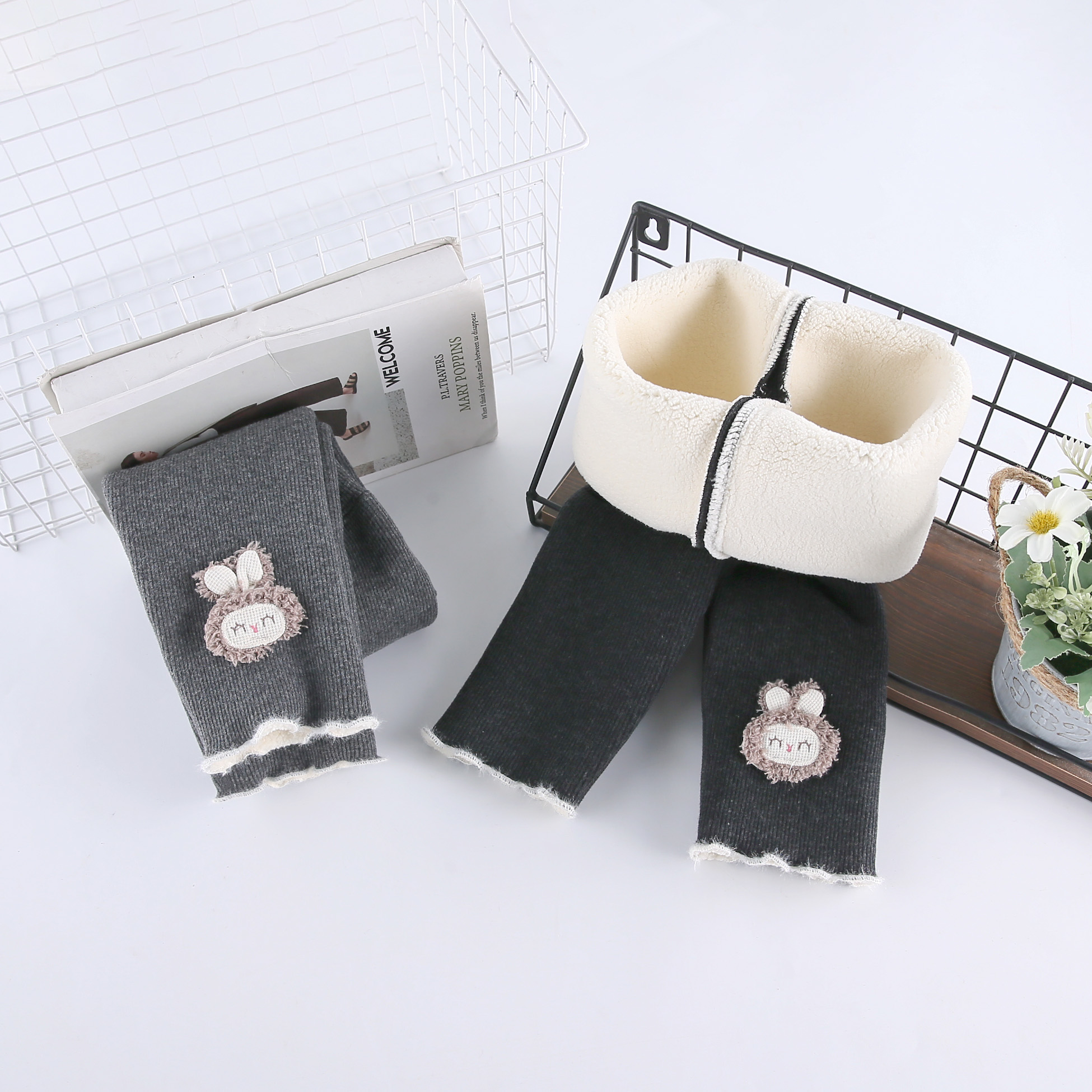 女童打底裤2025加绒加厚800克冬季百搭松紧宝宝洋气长裤