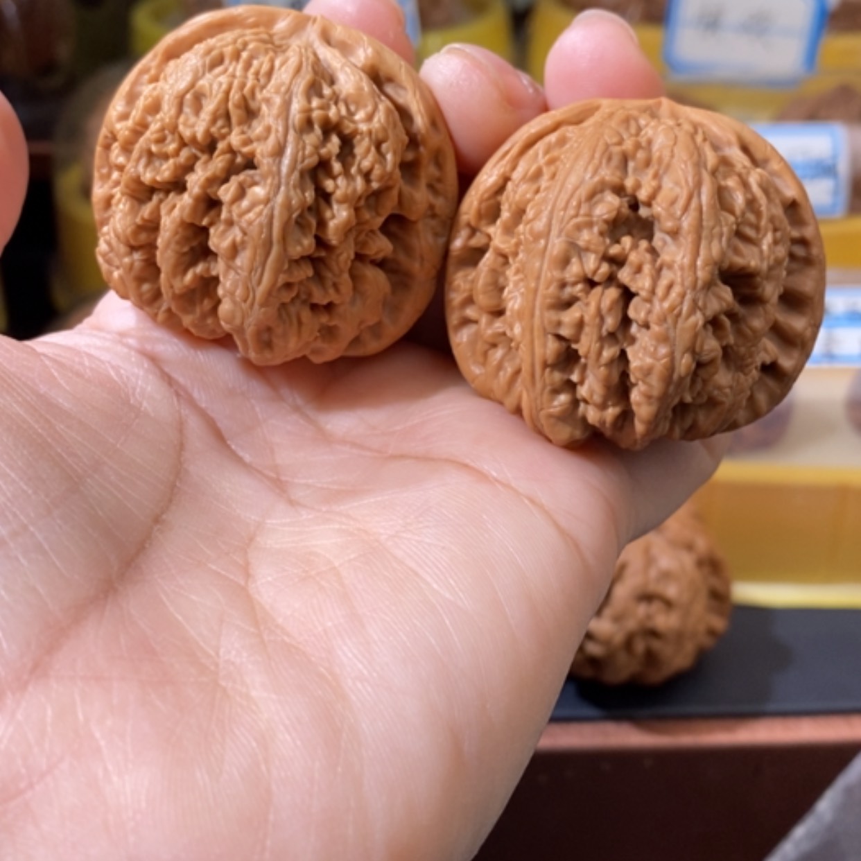 【闪购商品】文玩核桃吊坠在**洲