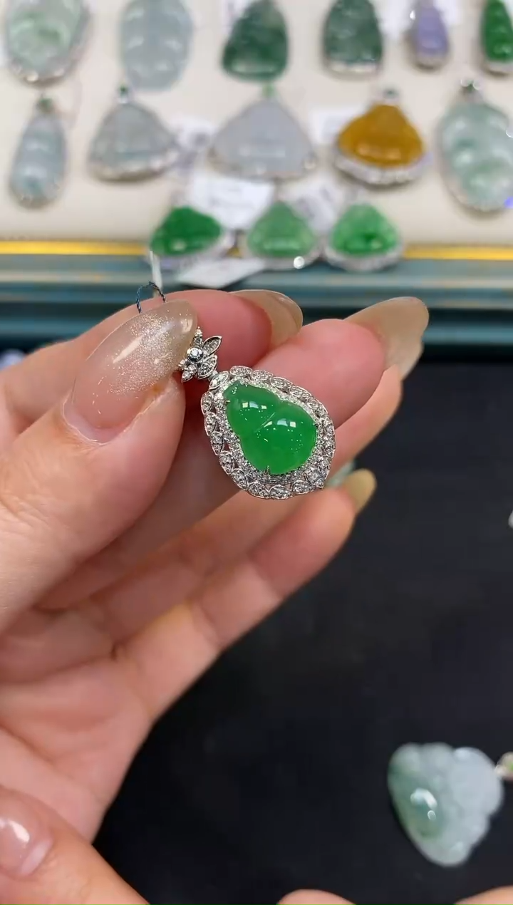 【闪购商品】翡翠吊坠(不含链)18K金镶嵌葫芦