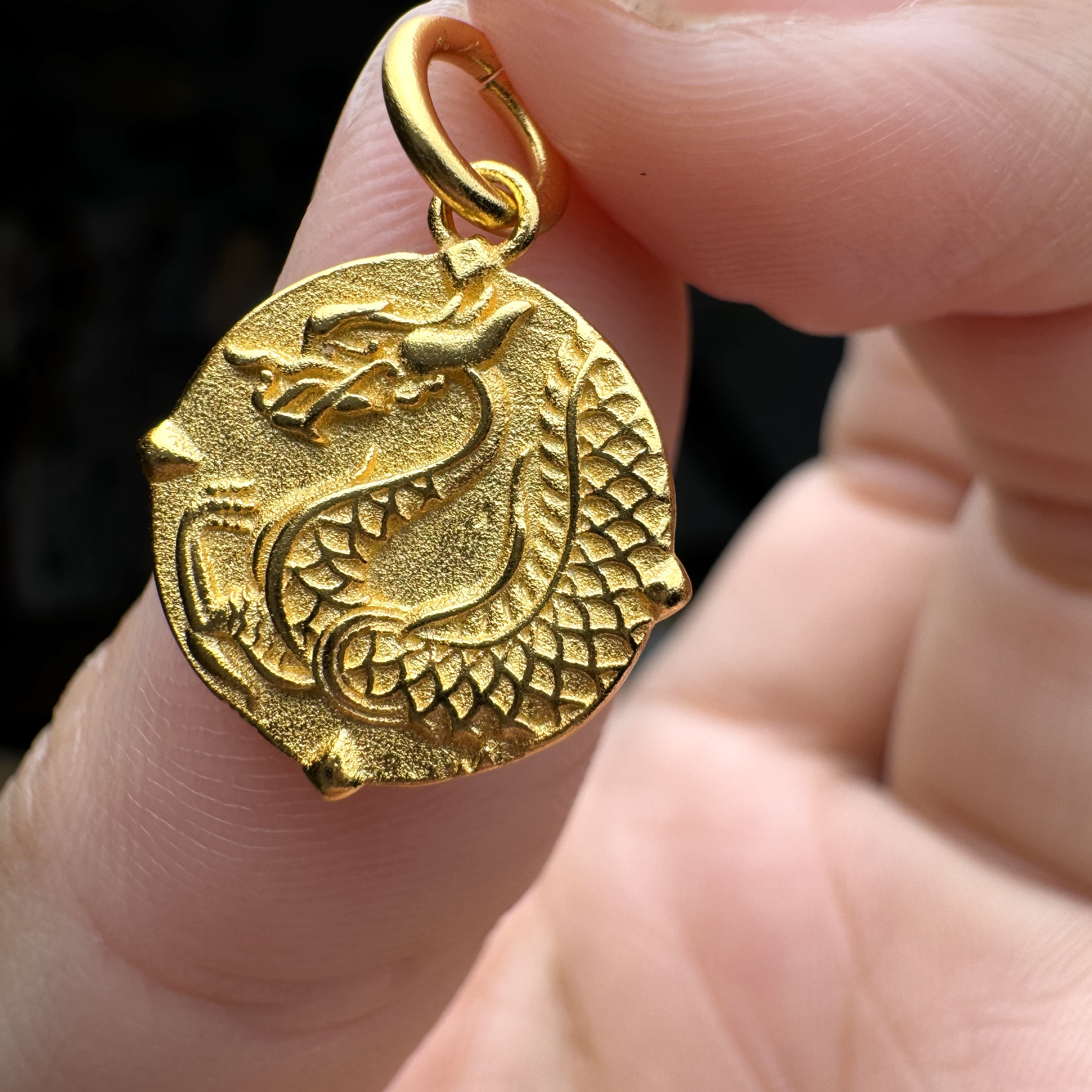 【核居居】吊牌 挂件 新款long牌吊坠挂件 橄榄核隔片 配饰搭配