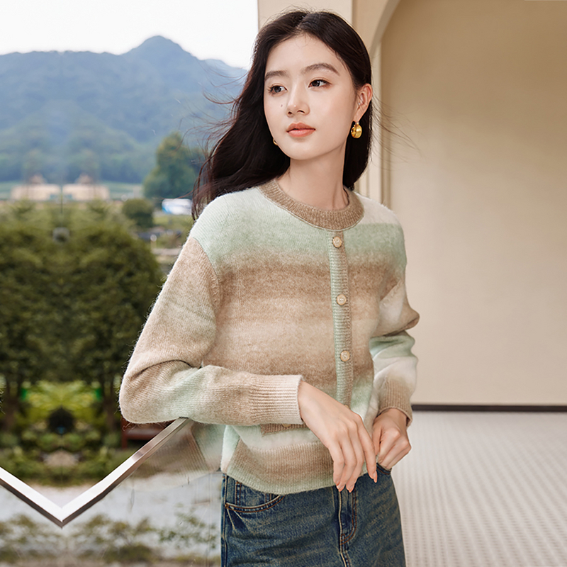 【直播专享】N844184毛针织衫 香影条纹彩虹针织衫女冬季新款落