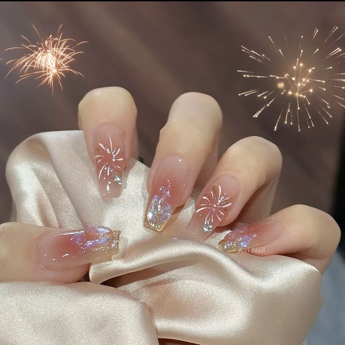 【烟花精灵】纯手工手绘烟花穿戴甲腮红亮片温精灵钻美甲穿戴甲片