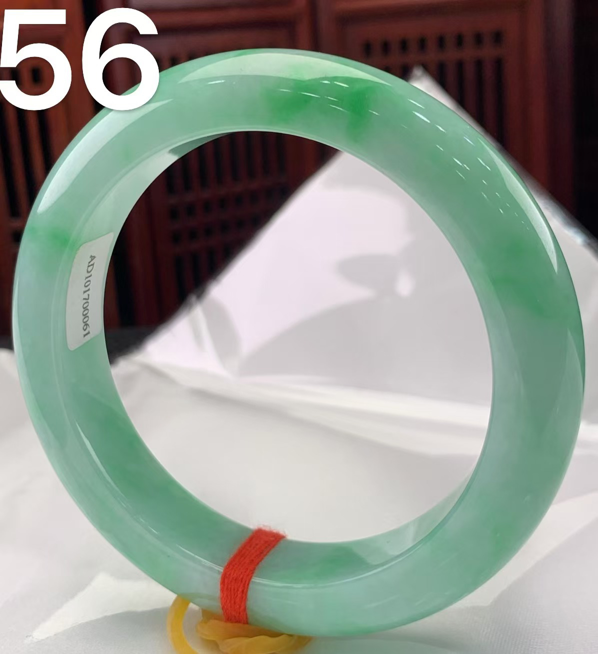 天然缅甸翡翠辣色阳绿正圈