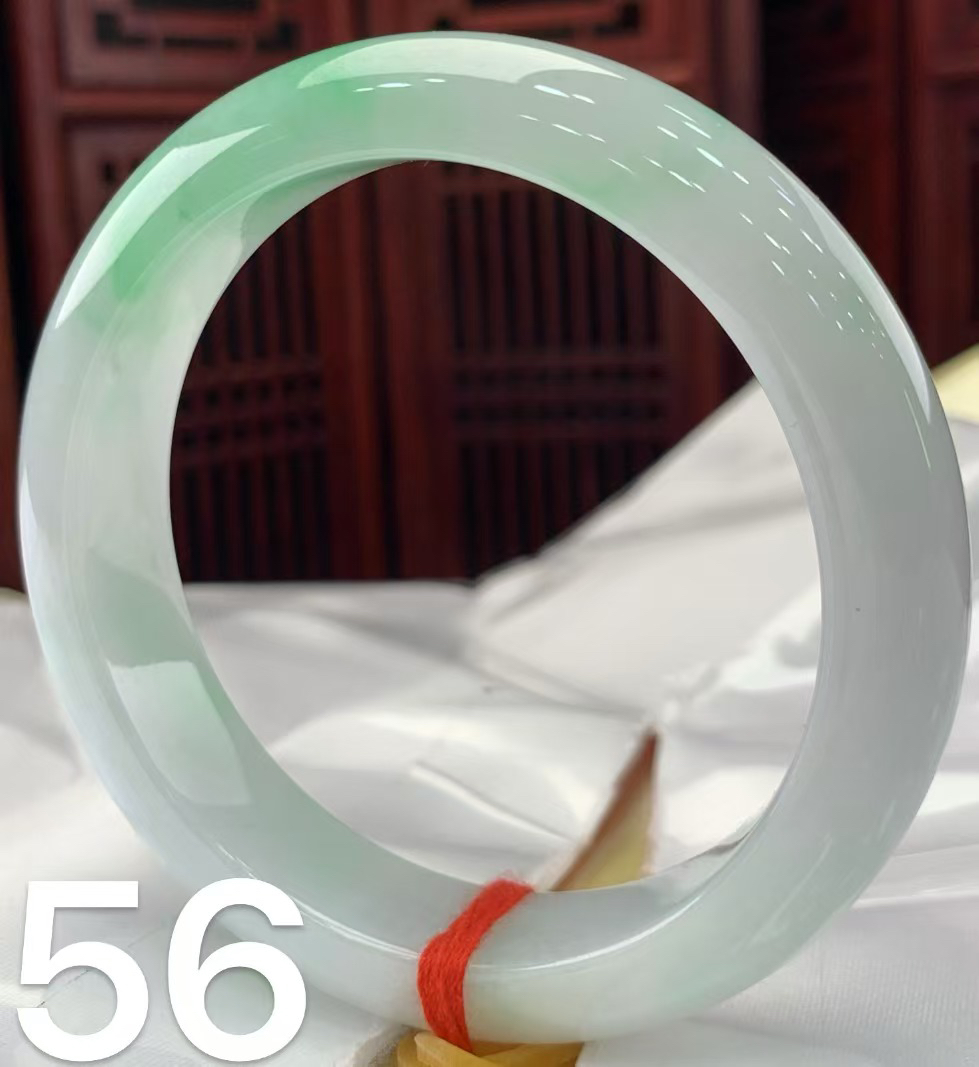 天然缅甸翡翠阳绿正圈