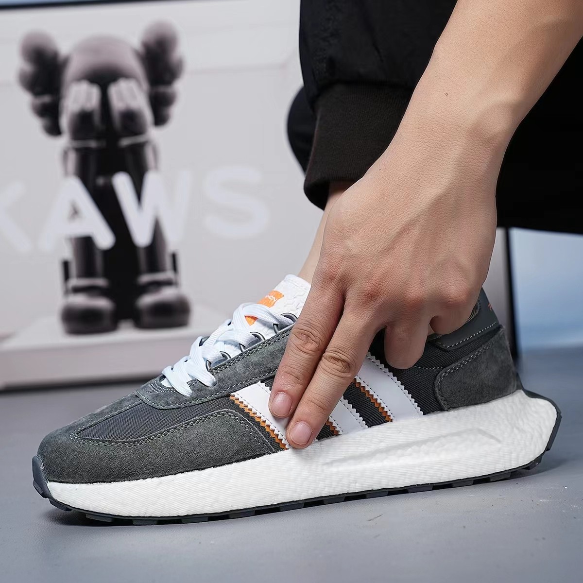 新款情侣运动跑步鞋时尚潮流百搭轻便男女潮鞋厚底运动鞋复古软底