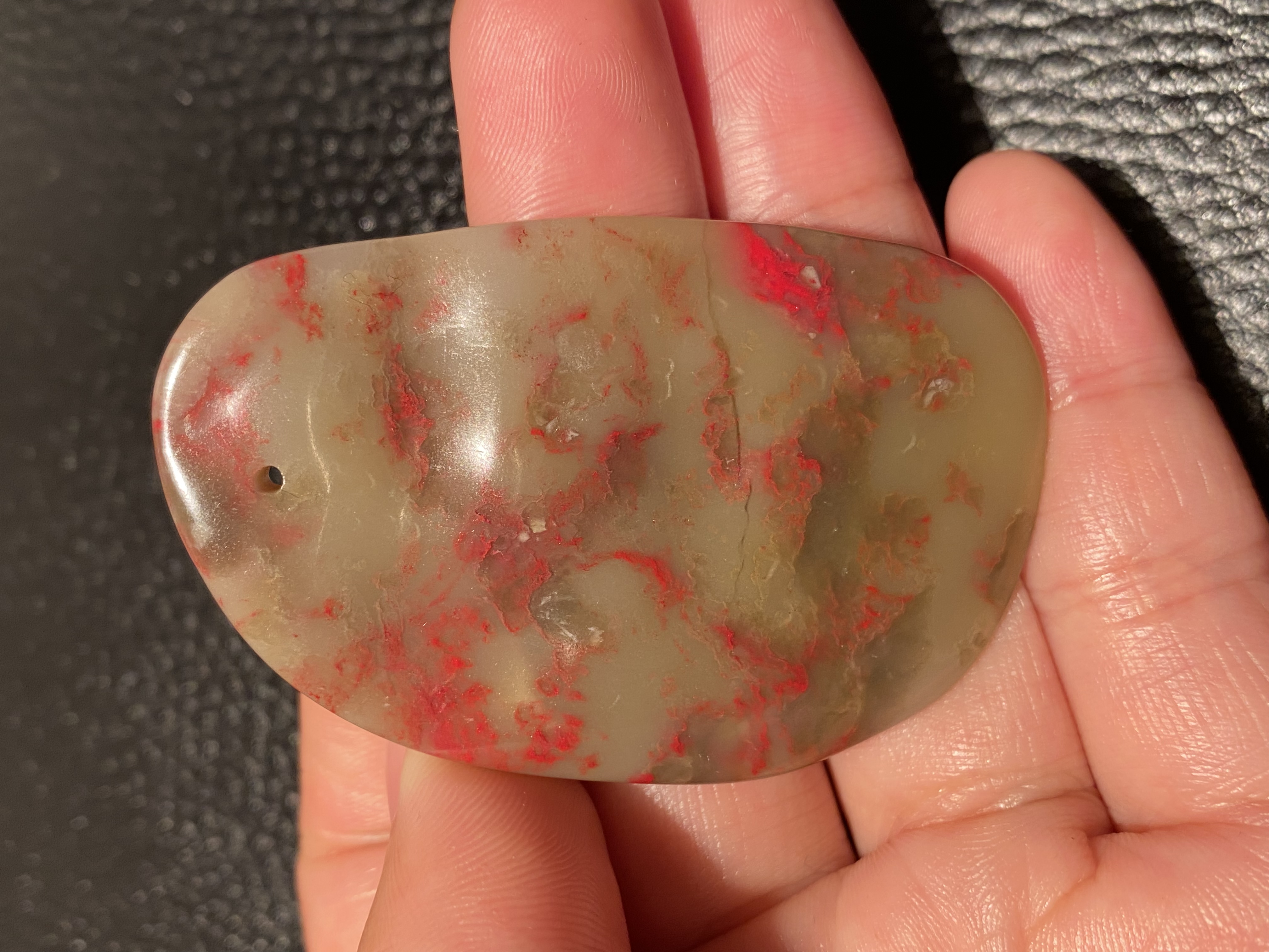 昌化老坑软玉挂件牌子 豆青带黄