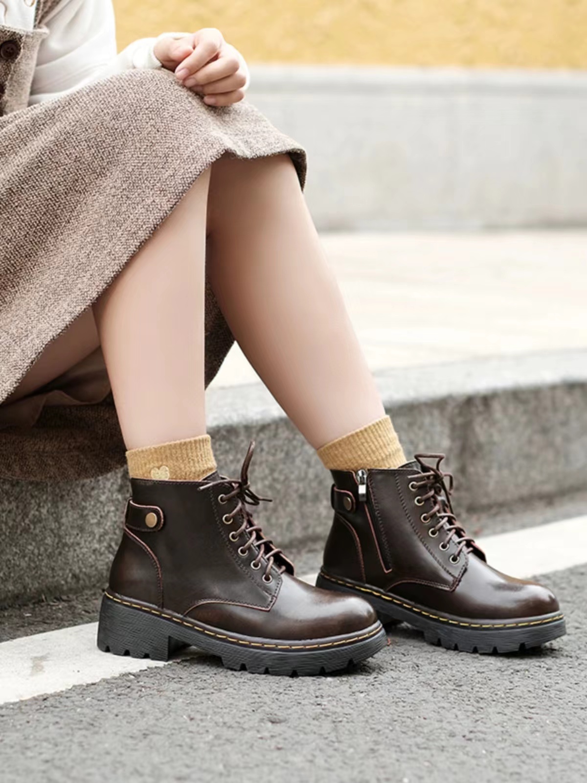 小强家女鞋   2024新款 日系系带英伦风马丁靴(M39)  《5088-2》