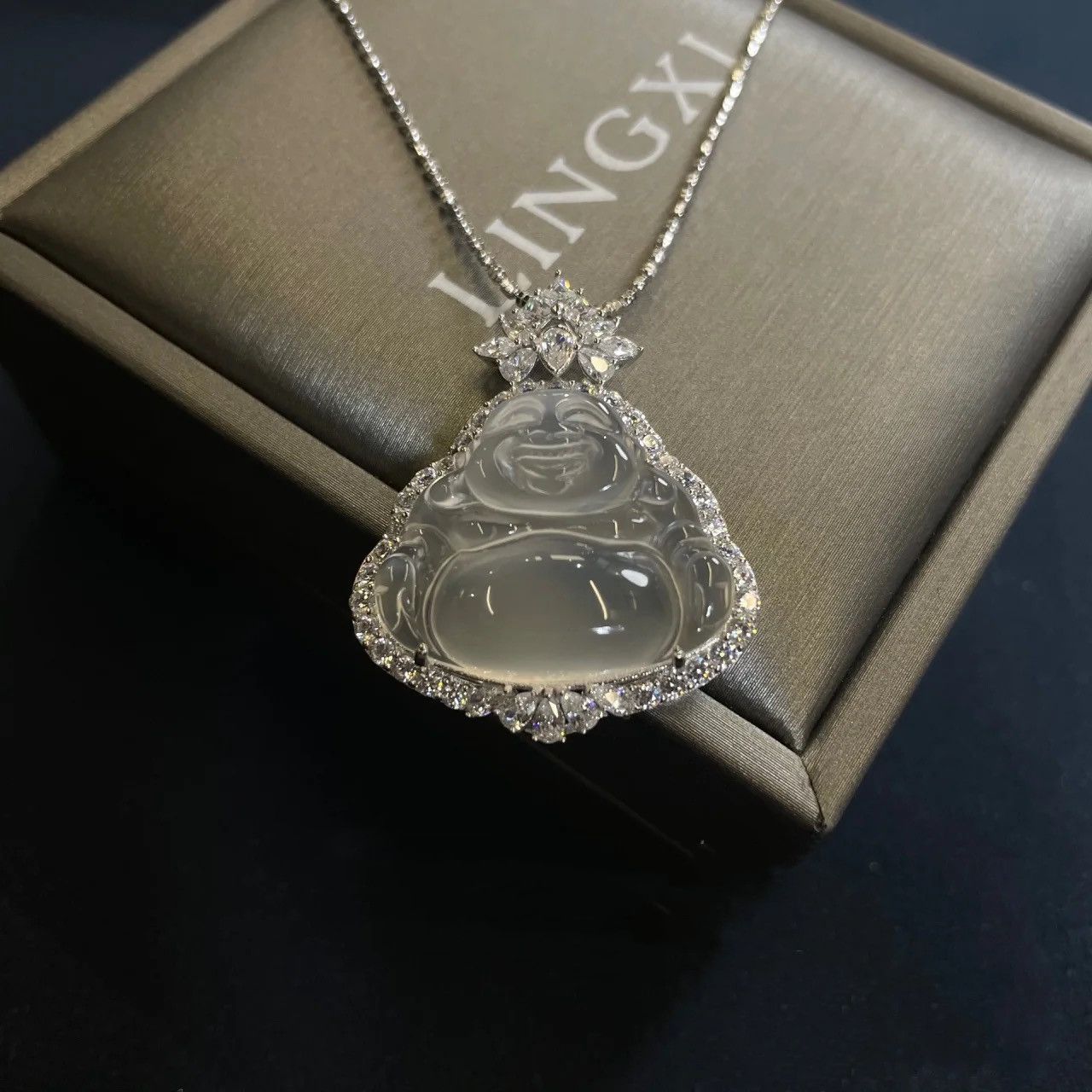 冰种玉髓玛瑙玉石招财大肚佛公吊坠毛衣项链设计感小众女媲美翡翠