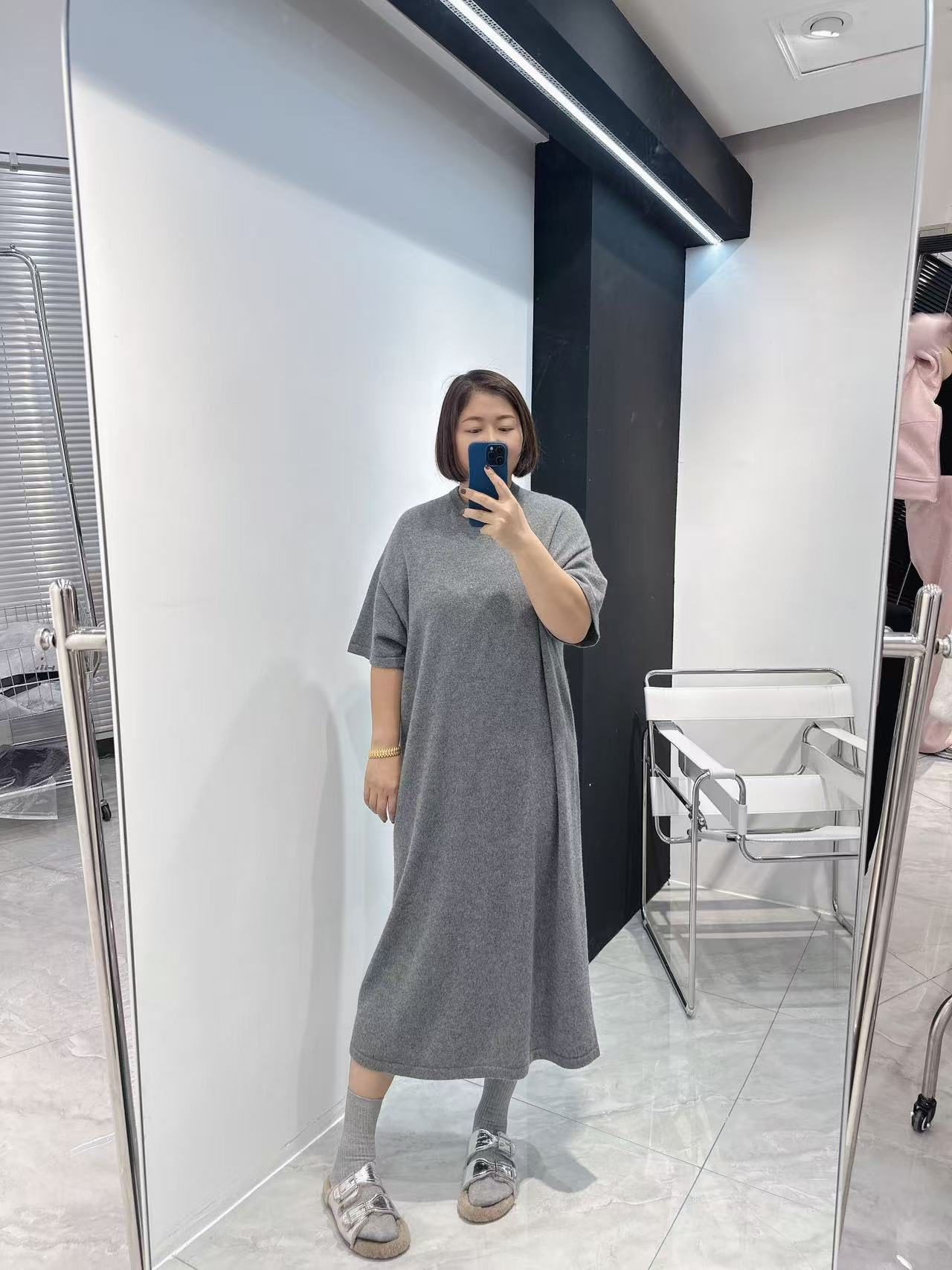 于小赖推荐极慵懒随性羊绒连衣裙女秋冬宽松廓形半袖长裙