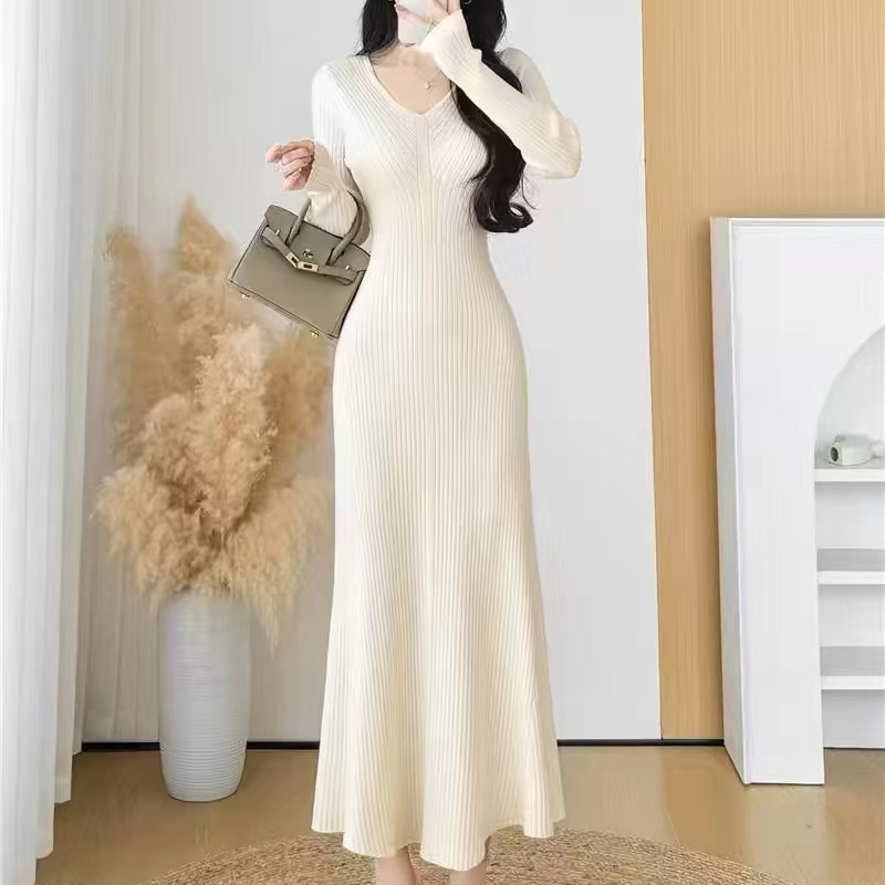 901-950秋冬新款气质打底针织连衣裙