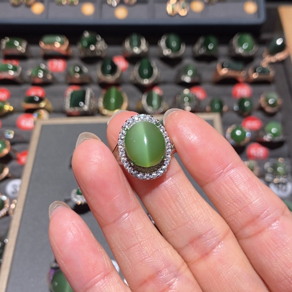 【闪购商品】和田玉戒指合金脆***仔