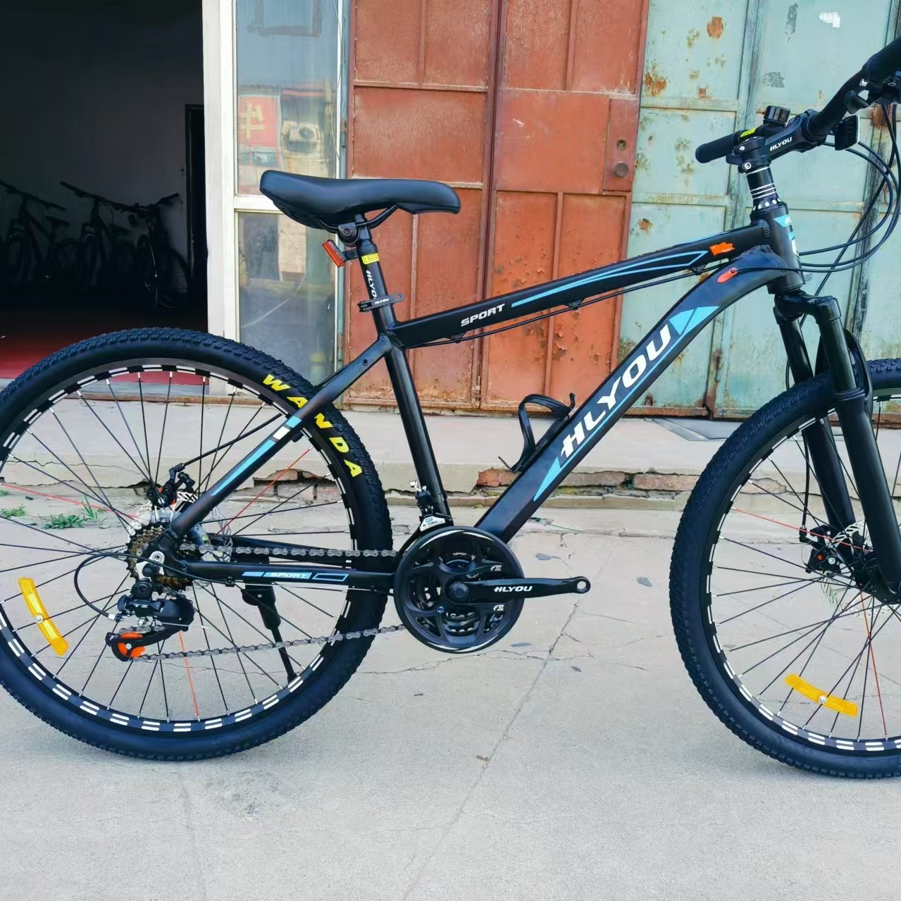 成人学生山地车铝合金车架26寸21速减震前叉适合身高145cm-175cm