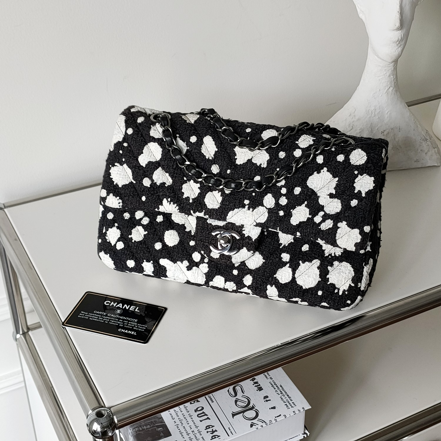 95新 Chanel/香奈儿 特价 - 奶牛黑白泼墨cf中号软呢单肩包 35887