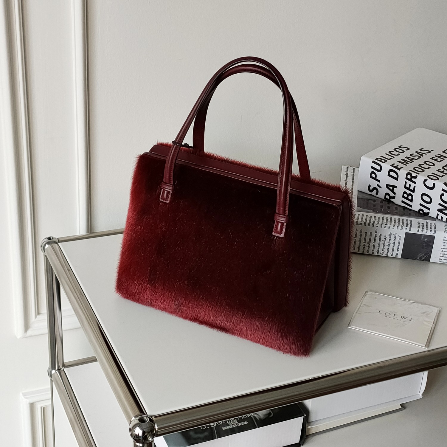 95新 LOEWE/罗意威 特价-波尔多红海豹毛博物馆小号手提包 35395