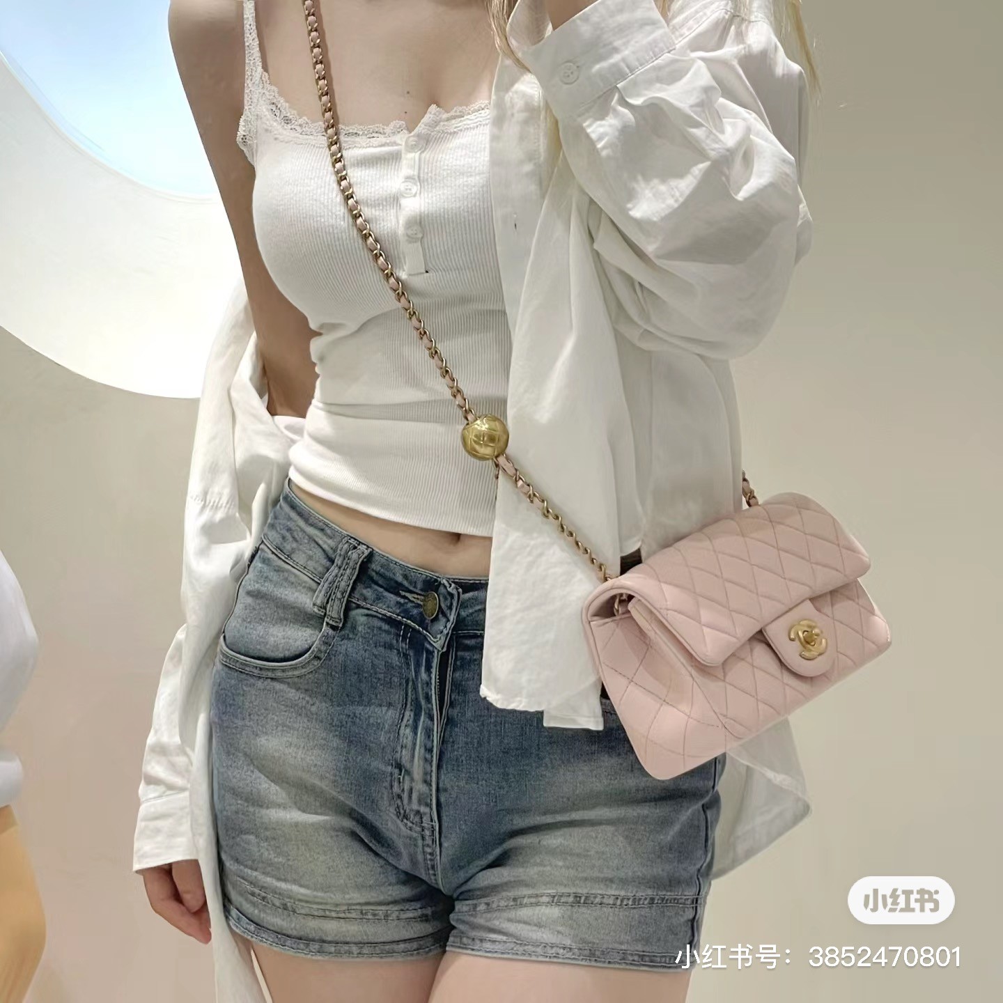 99新 Chanel/香奈儿 Azul-22c粉色金扣羊皮金球大mini斜挎包36646