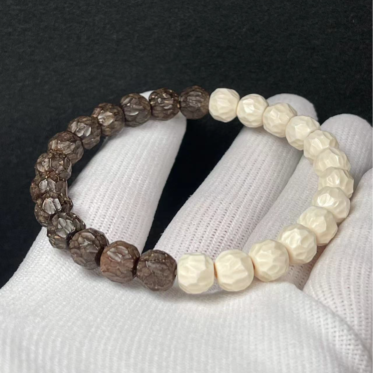 【南徽】纯手工雕刻黑白系列椰蒂猴头手串