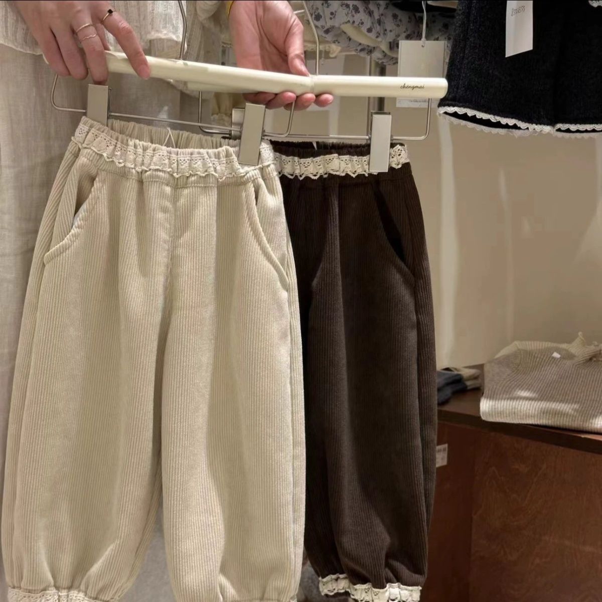 2025秋冬新款女童韩系脚口花边一体绒裤子女宝宝加绒百搭休闲裤潮