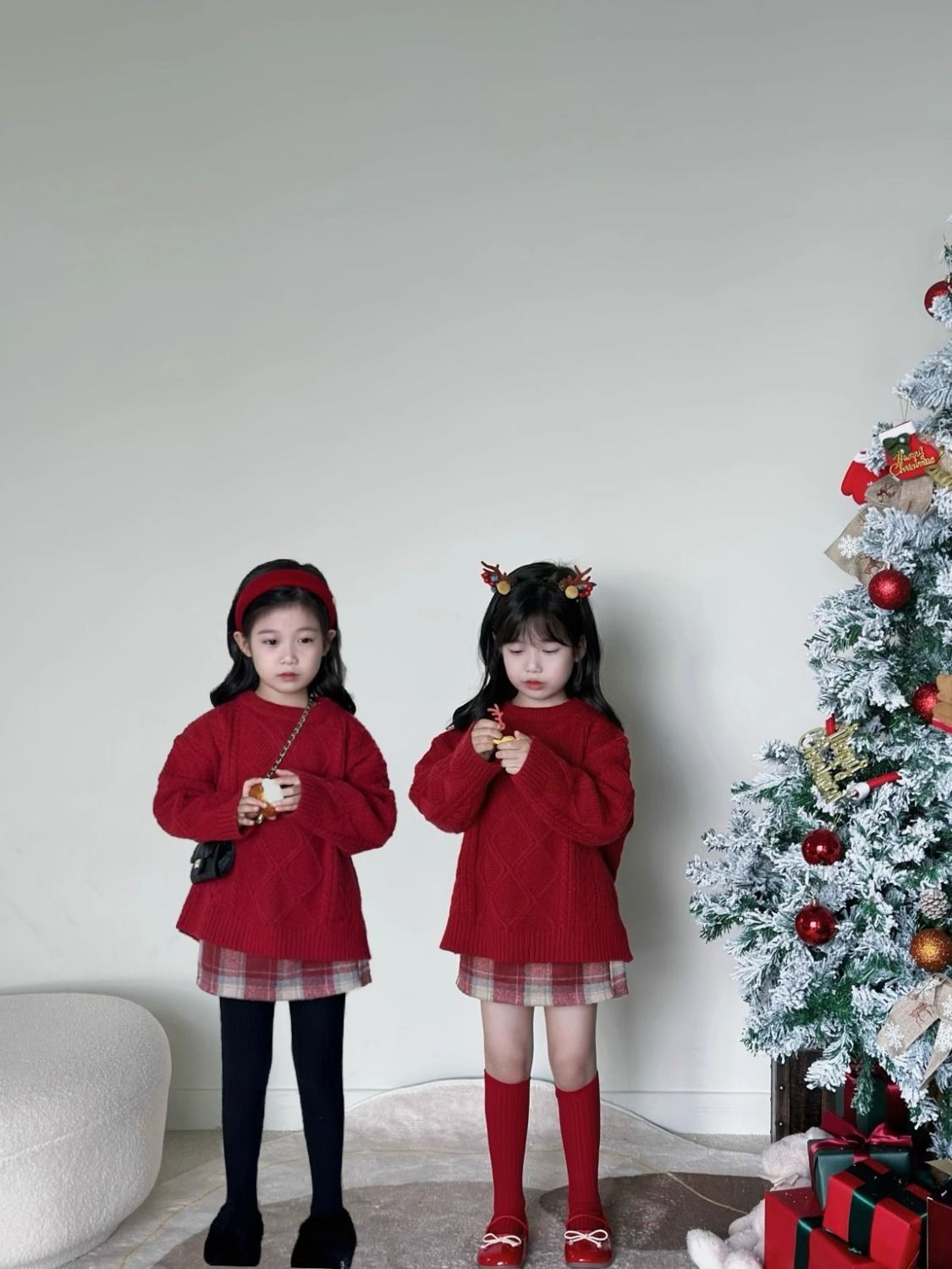 韩版童装女童针织套装2023秋冬装宝宝圣诞新年款针织毛衣格子半裙