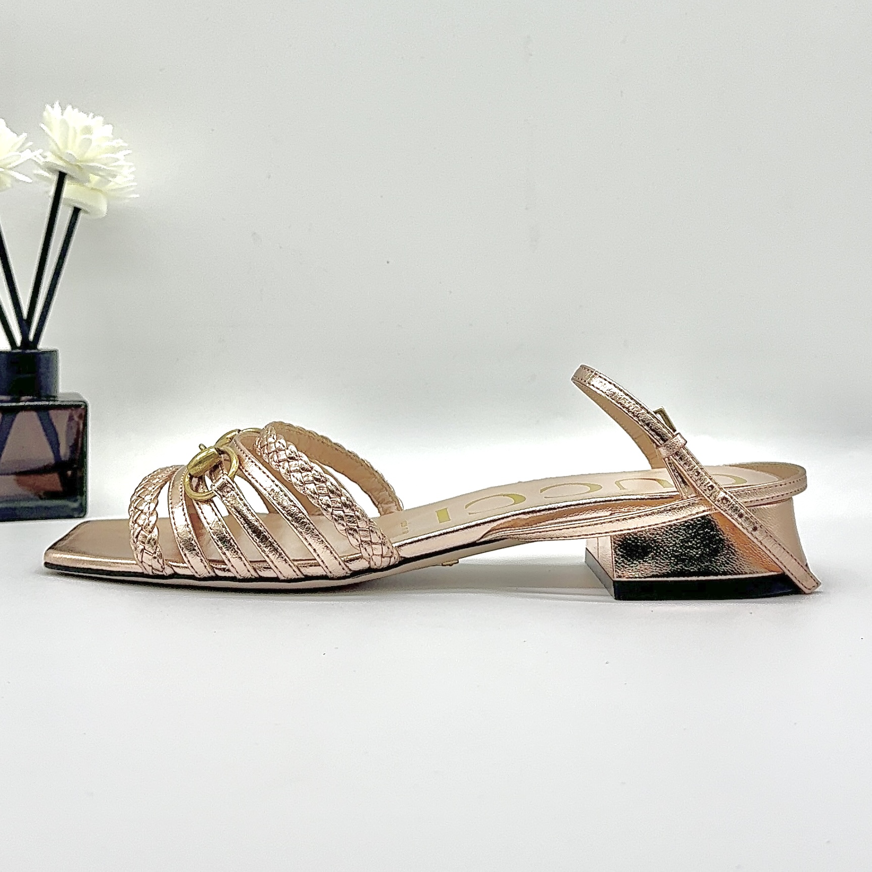 99新 GUCCI/古驰 36-38码/玫瑰金马衔扣皮革凉鞋