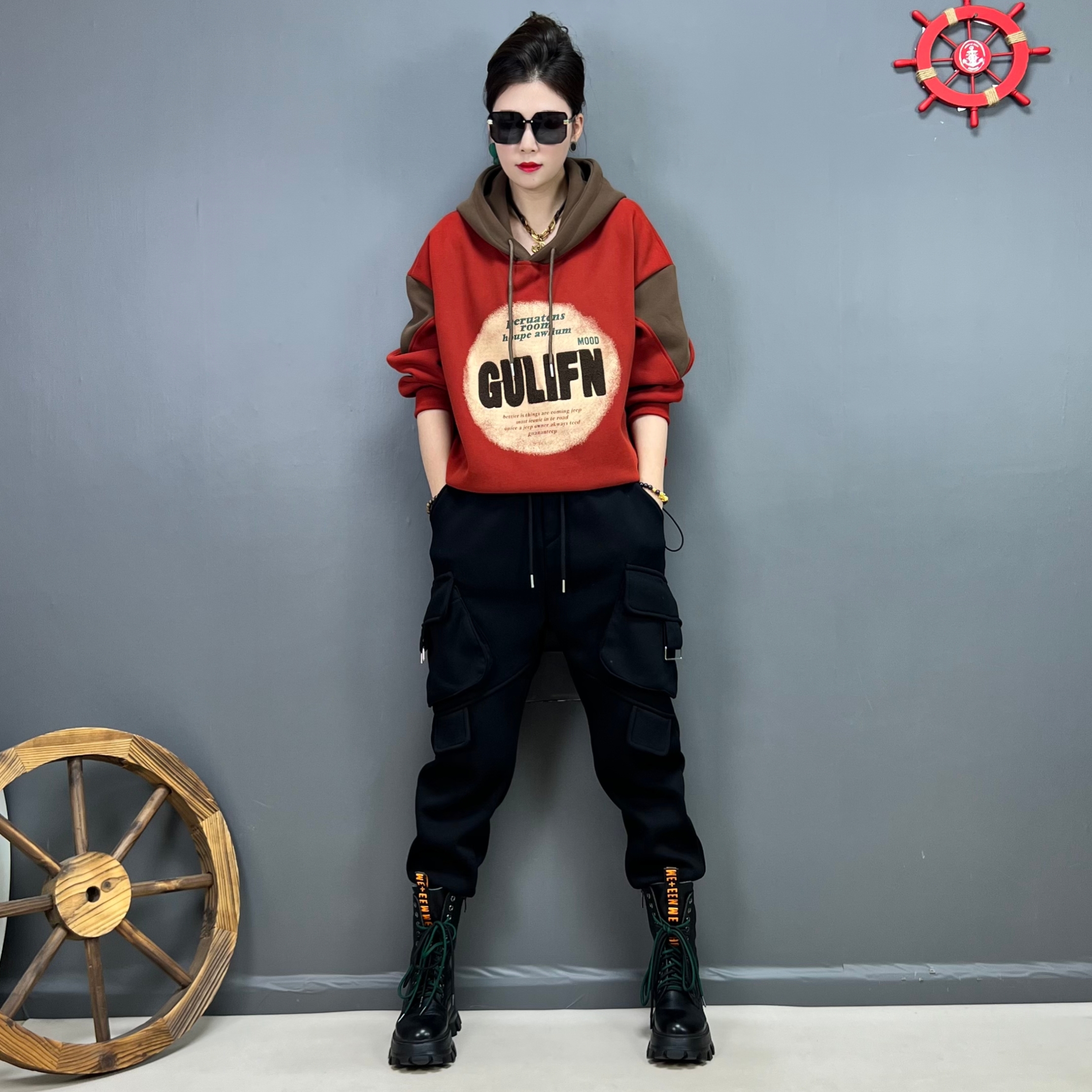  加绒减龄时尚显瘦撞色连帽卫衣可调大小、加绒显瘦百搭口袋工装裤