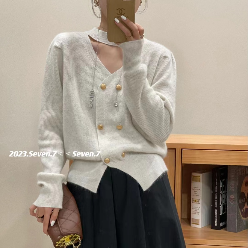 【浣熊绒】2025年秋冬新款女装挂脖V领小香风针织开衫外套短款毛衣