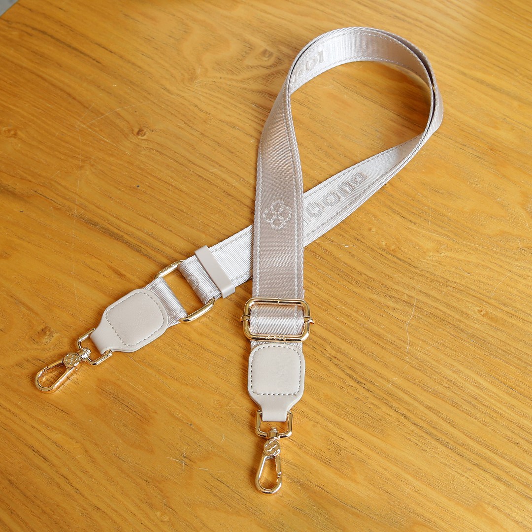 包包同色宽肩带