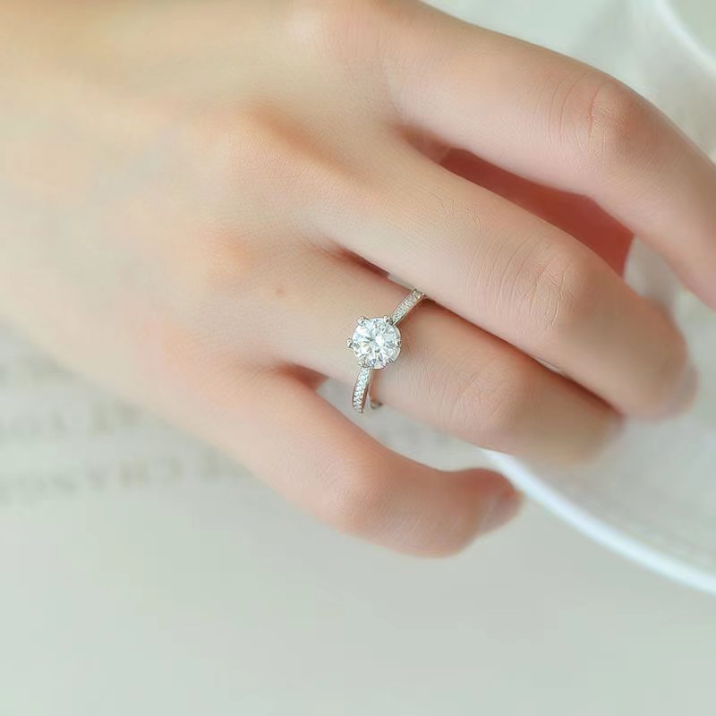 925银莫桑石戒指 【微镶直臂雪花】S925纯银时尚王炸经典轻奢求婚女