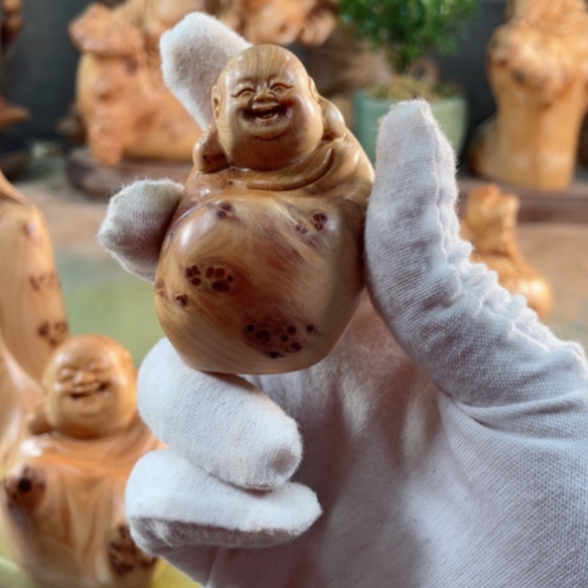 【闪购商品】崖柏根雕桃*