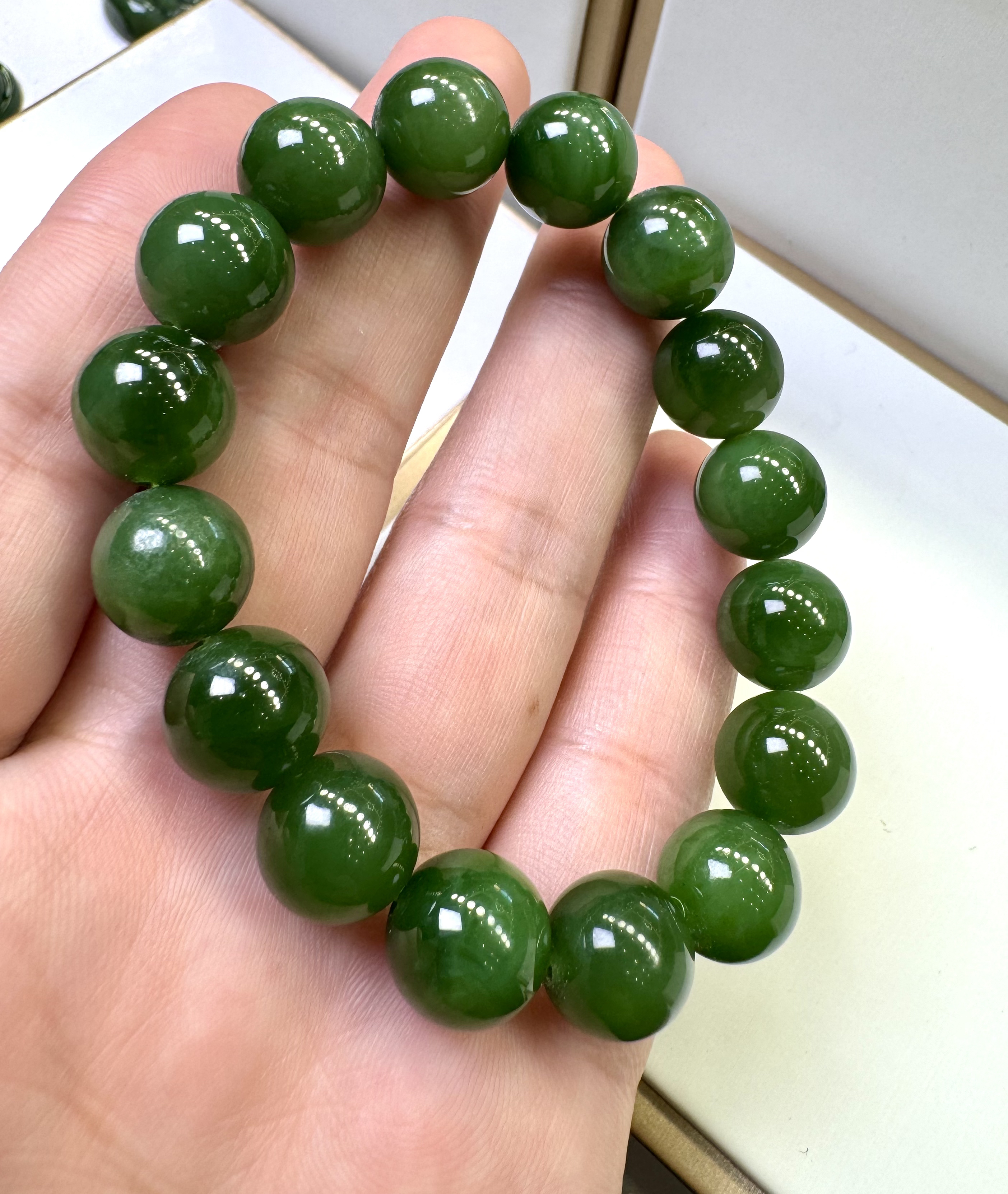 和田碧玉圆珠手串