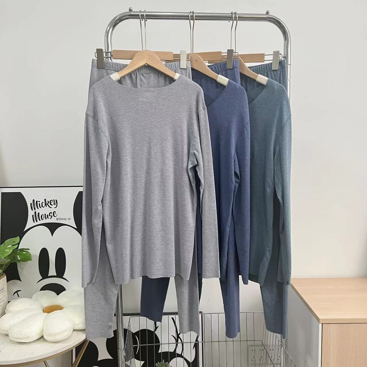 0919秋冬打底男女士无痕棉莫色纺无骨亲肤保暖内衣套