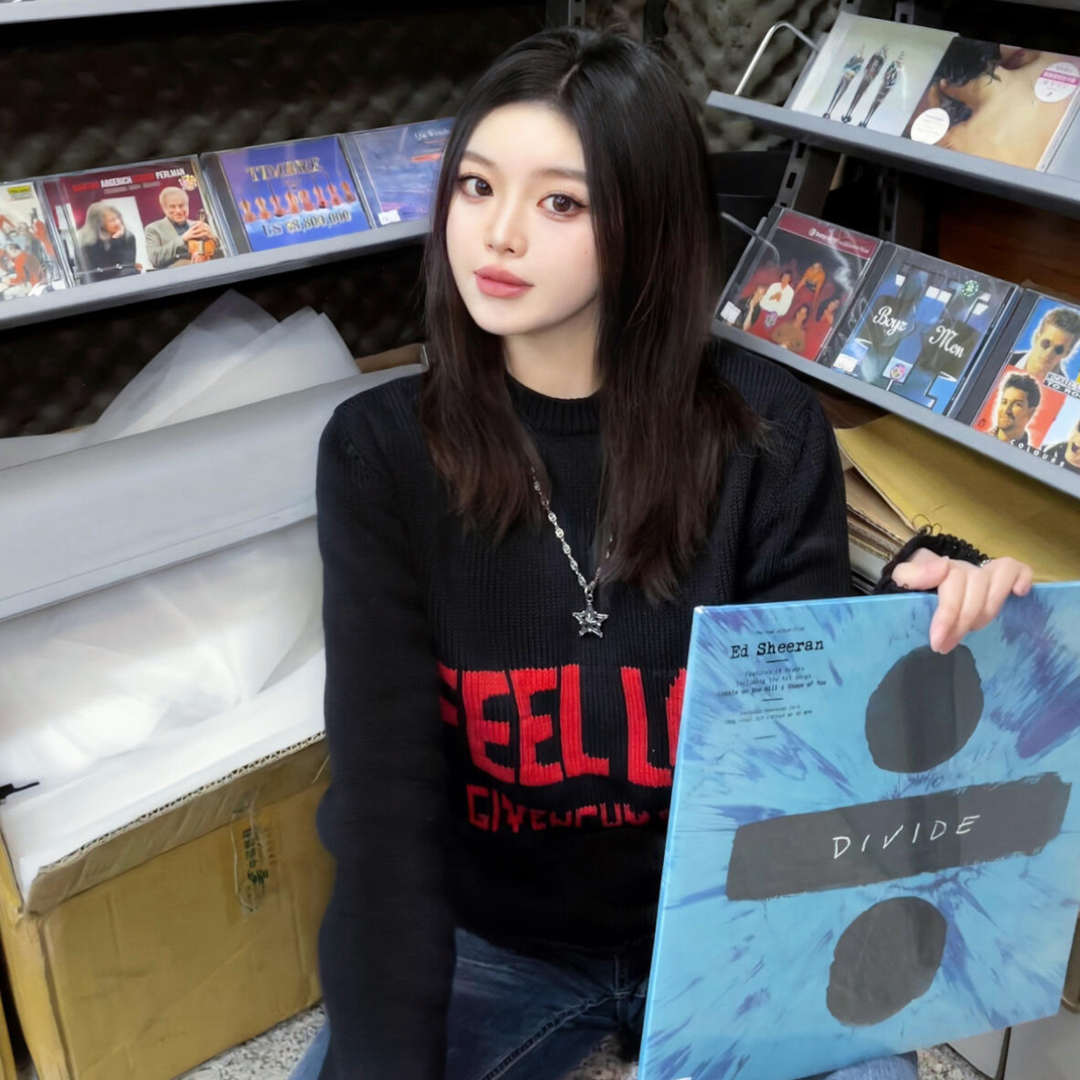 99新 Givenchy/纪梵希 I Feel Love破坏毛衣 xs码 cl00086