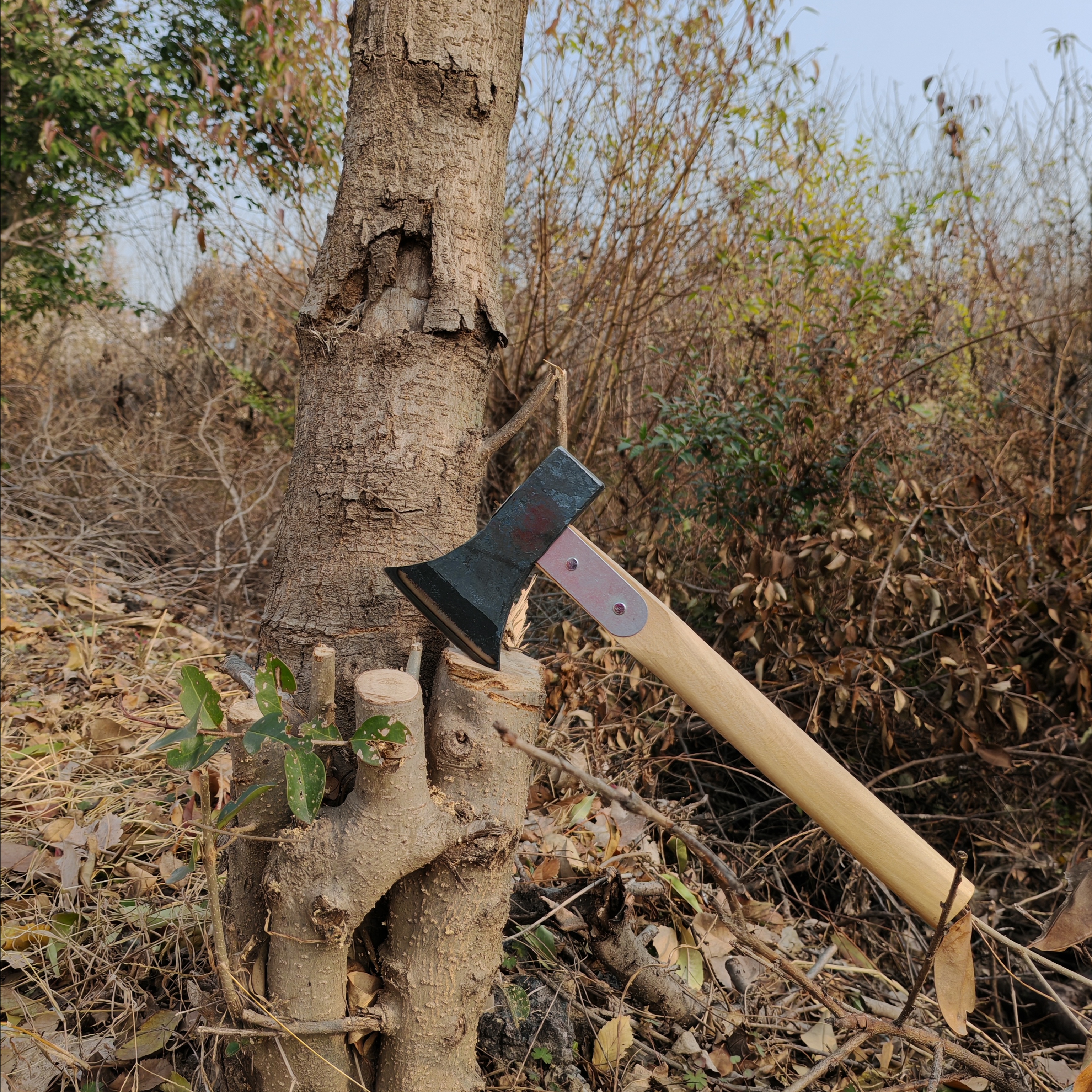 斧头劈柴神器砍骨头锻打斧头轨道钢锰钢砍树劈柴家用
