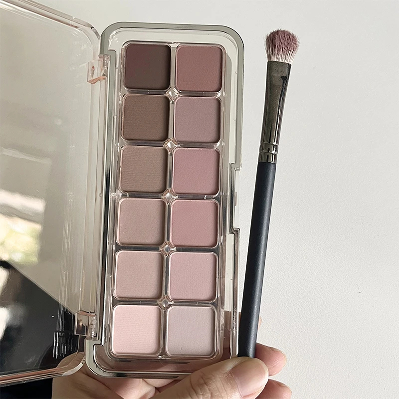 低饱和韩系伪素颜12影盘哑光清冷灰粉大地色日常眼影学生裸色实惠