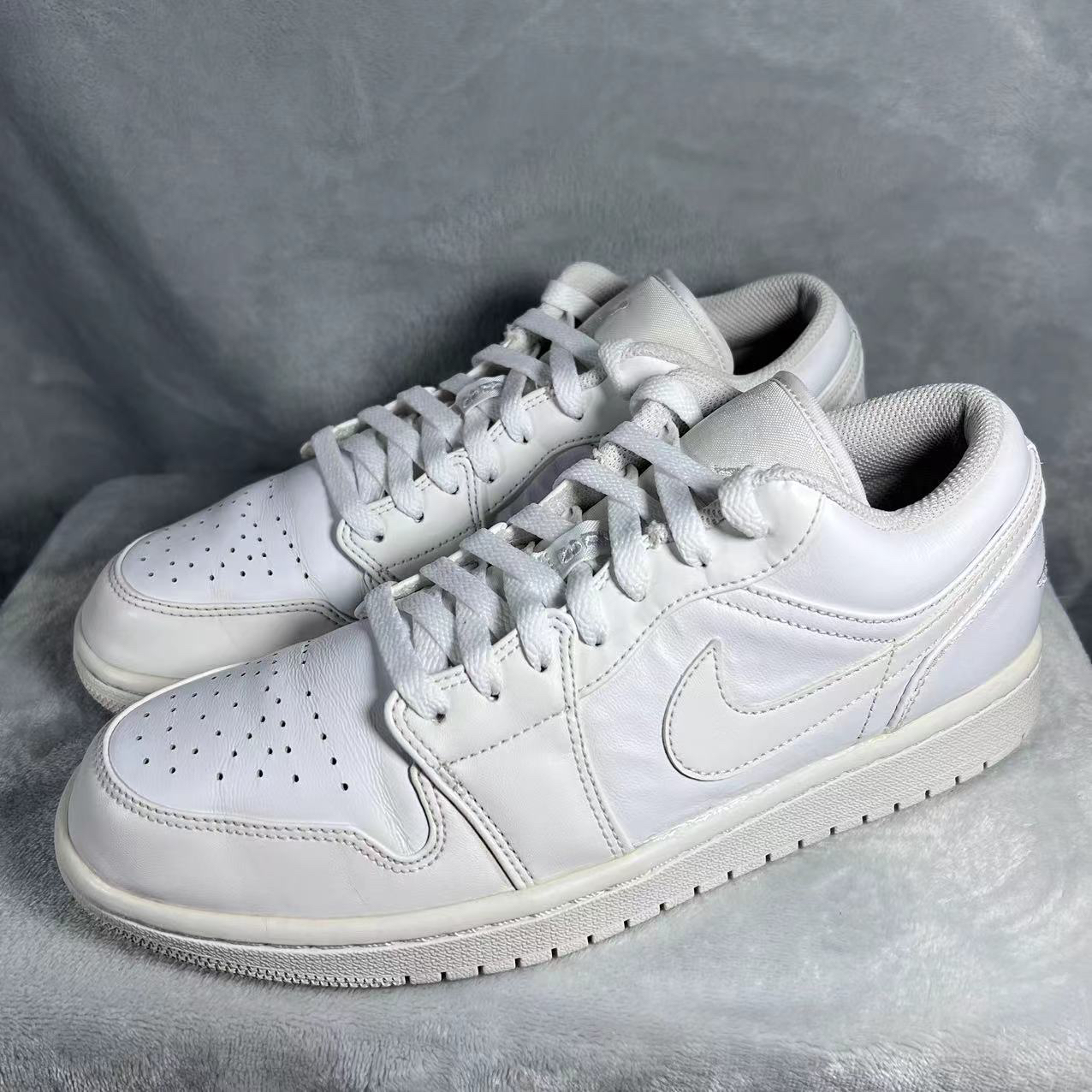 42码 AJ1 low 纯白 板鞋 9新 公价769 鞋边微瑕